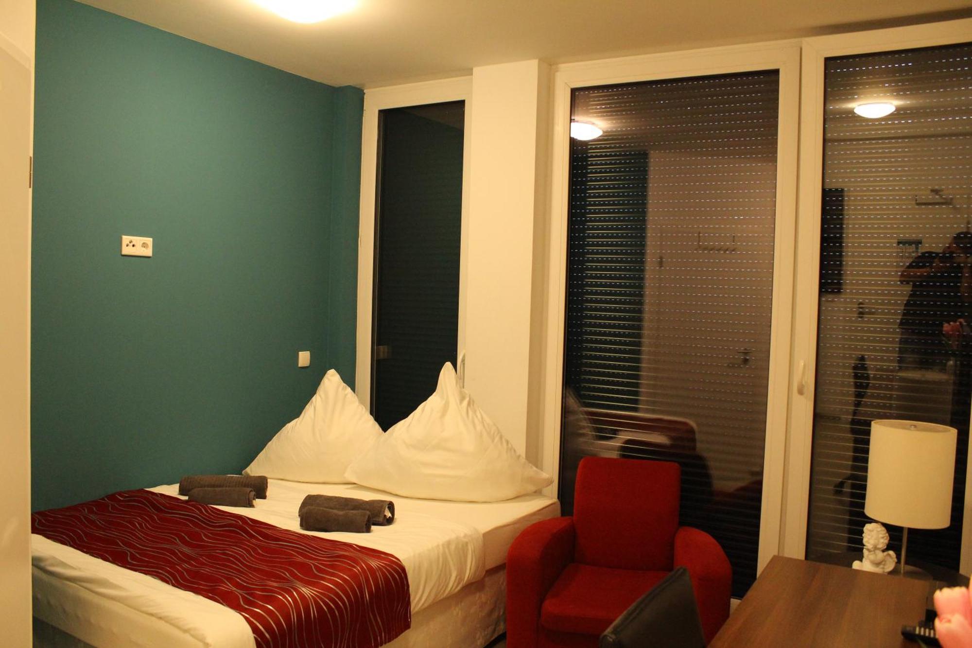 Momomotel - Self Check-In Hotel Am Stadion ケルン エクステリア 写真