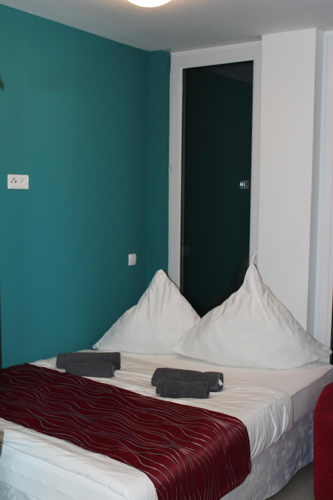 Momomotel - Self Check-In Hotel Am Stadion ケルン エクステリア 写真
