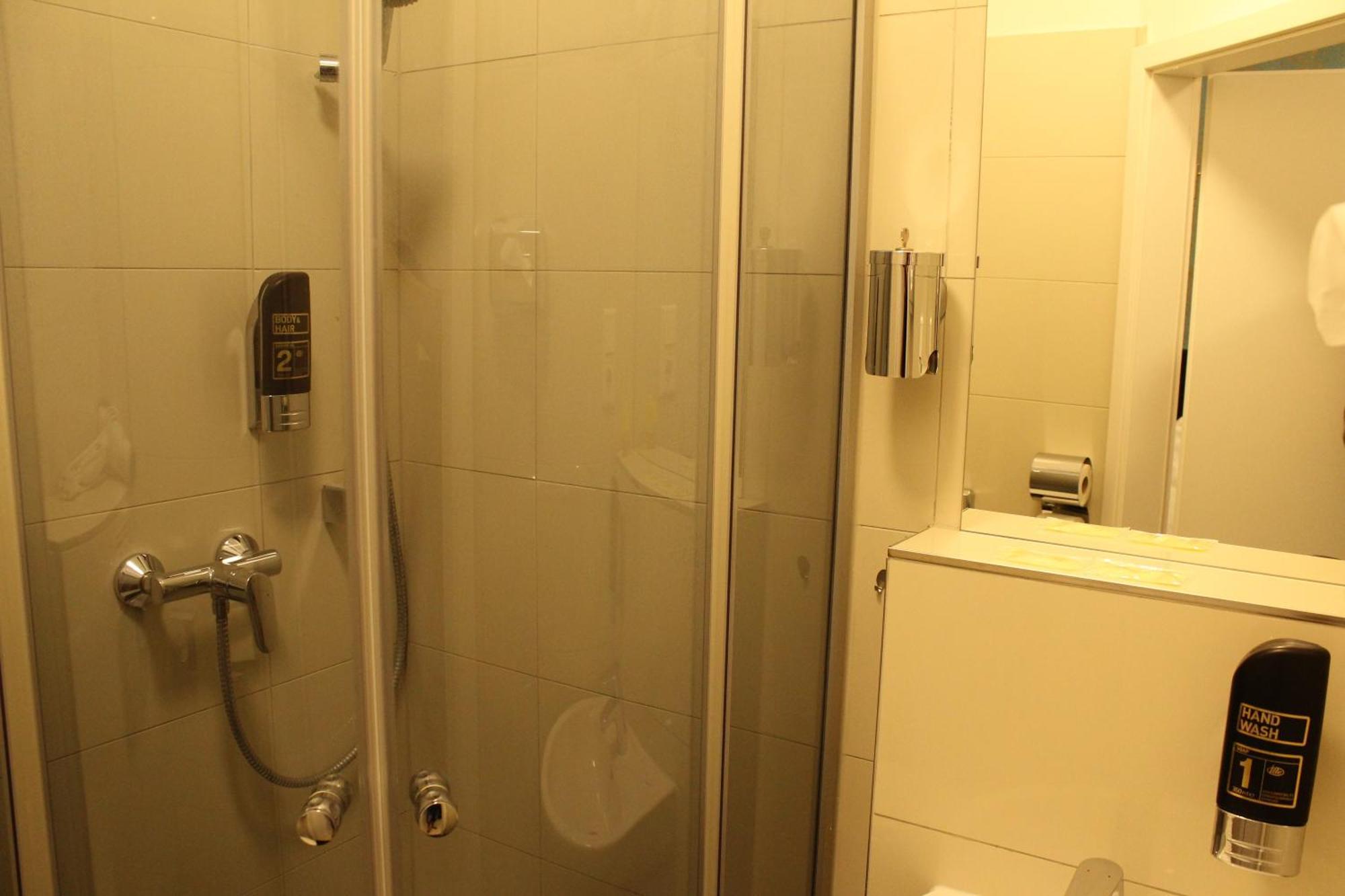 Momomotel - Self Check-In Hotel Am Stadion ケルン エクステリア 写真